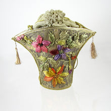 Load image into Gallery viewer, BasketHandbag with appliqué flowers no.2