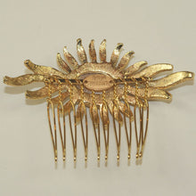 Load image into Gallery viewer, Baroque Pearl and Crystal bridal Hair Comb
