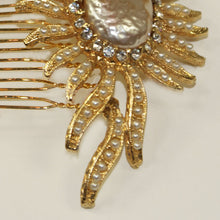 Load image into Gallery viewer, Baroque Pearl and Crystal bridal Hair Comb