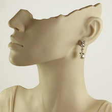 Load image into Gallery viewer, Crystal and Pearl Earrings