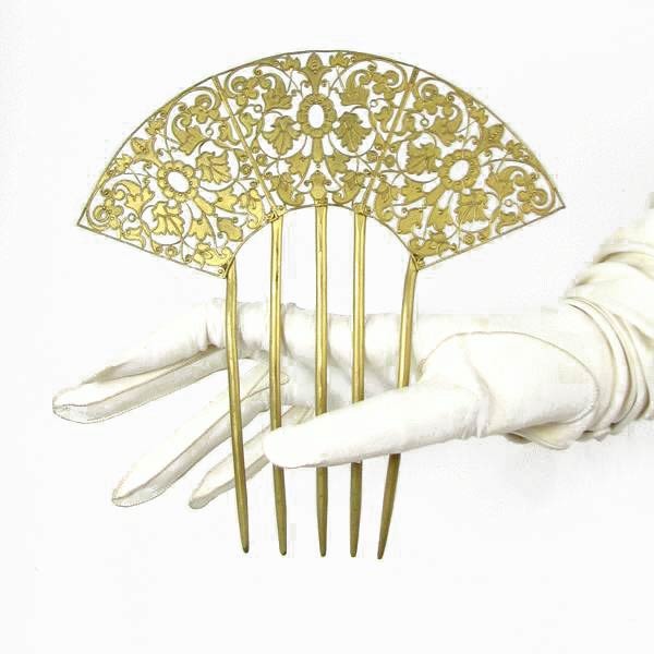 Victorian gilt filigree haircomb