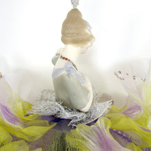 Load image into Gallery viewer, Mauvé Anenomie Spitfire Hanging Tassel China Doll