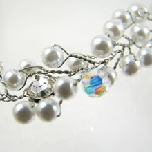 Load image into Gallery viewer, Trailing Pearl Bridal Hair Comb