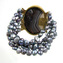 Load image into Gallery viewer, Victorian Agate Pearl Clasp Bracelet