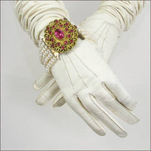 Load image into Gallery viewer, Victorian Antique Pearl Clasp Bracelet