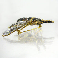 Load image into Gallery viewer, Bumble Bee brooch