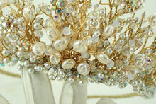 Load image into Gallery viewer, Pearl and Crystal Tiara