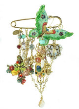 Load image into Gallery viewer, &quot;Memories&quot; Charm Pin brooch - Emerald Green Butterfly