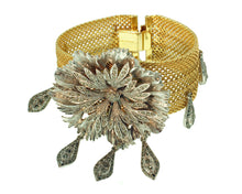 Load image into Gallery viewer, Rhodium plated flower bracelet