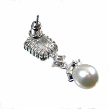 Load image into Gallery viewer, Crystal and Pearl Earrings