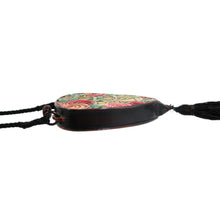 Load image into Gallery viewer, Antique Tassel Compact Purse