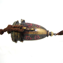 Load image into Gallery viewer, Antique Tassel Compact Purse