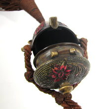 Load image into Gallery viewer, Antique Tassel Compact Purse