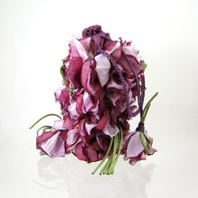 Load image into Gallery viewer, Velvet Flower Handbag