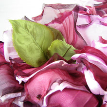 Load image into Gallery viewer, Velvet Flower Handbag