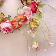Load image into Gallery viewer, Silk Flower Floral Wreath