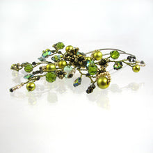Load image into Gallery viewer, Green bead and Wirework Clip