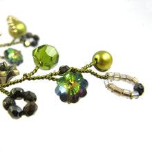 Load image into Gallery viewer, Green bead and Wirework Clip