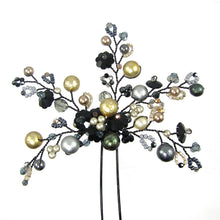 Load image into Gallery viewer, Green bead and Wirework Clip