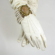 Load image into Gallery viewer, Vintage Pearl and cameo Bracelet