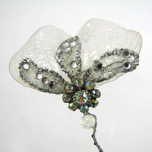 Load image into Gallery viewer, Silver Garland Spray Pin