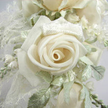 Load image into Gallery viewer, Rose Bud Bridal Hair Comb