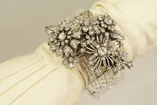 Load image into Gallery viewer, Crystal Flower Bracelet