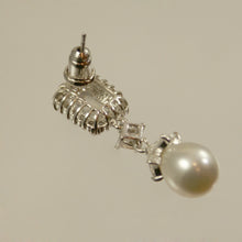Load image into Gallery viewer, Crystal and Pearl Earrings