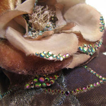 Load image into Gallery viewer, Velvet Rose Slippers