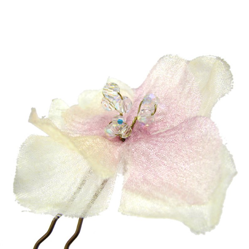 Pink single hydrangea flower pin